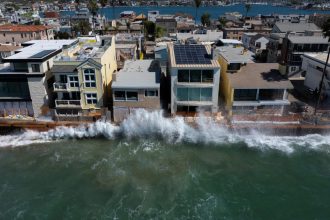 Mudanças climáticas e El Niño intensificaram furacão no México que ganhou força em tempo recorde, diz estudo