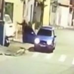 Mulher baleada em ataque a Kombi morre em hospital; motorista também morreu em Ferraz de Vasconcelos