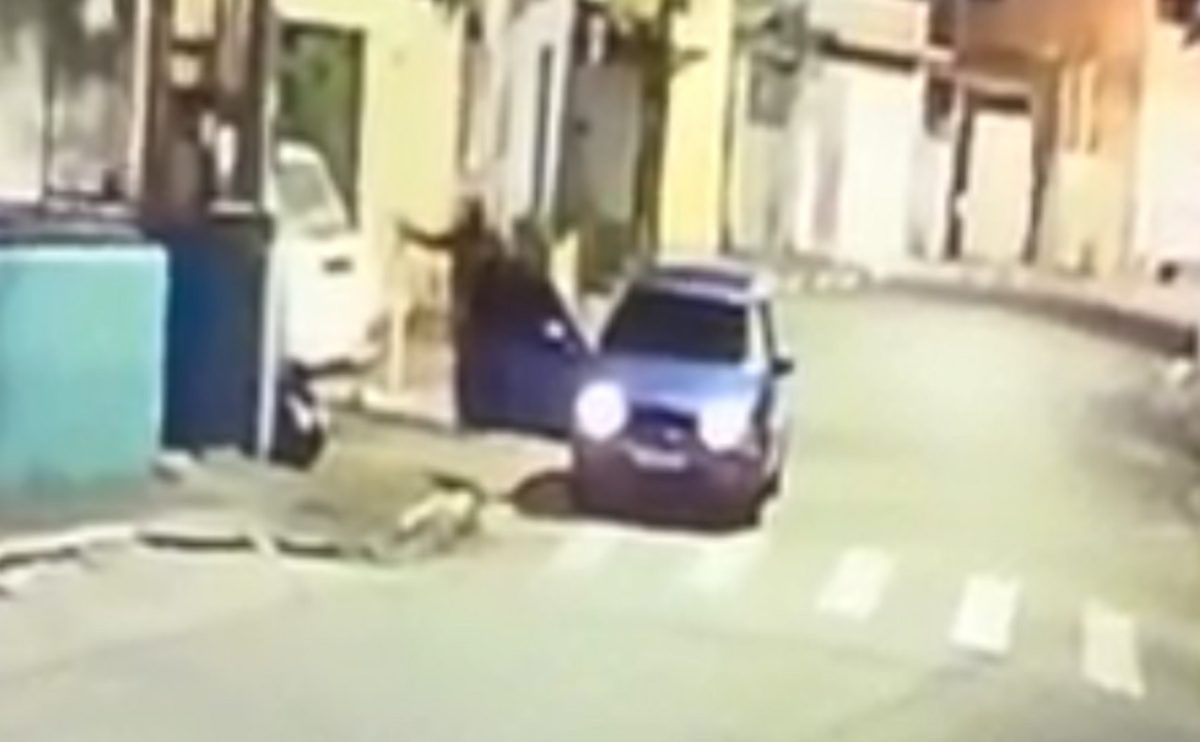 Mulher baleada em ataque a Kombi morre em hospital; motorista também morreu em Ferraz de Vasconcelos