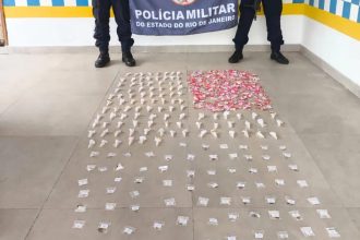 Mulher é presa com drogas em carro de aplicativo na RJ-145, em Piraí