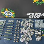 Mulher é presa suspeita de tráfico de drogas em Angra dos Reis