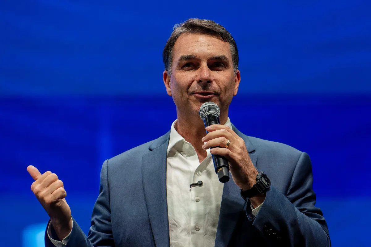 Não tem eleição ganha, a esquerda está se mobilizando, diz Flávio Bolsonaro