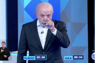 “Não vou permitir que um miliciano me chame de 9 dedos”, diz Lula