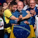 Nas 10 cidades onde a abstenção mais caiu entre os turnos, veja como foi a votação para presidente