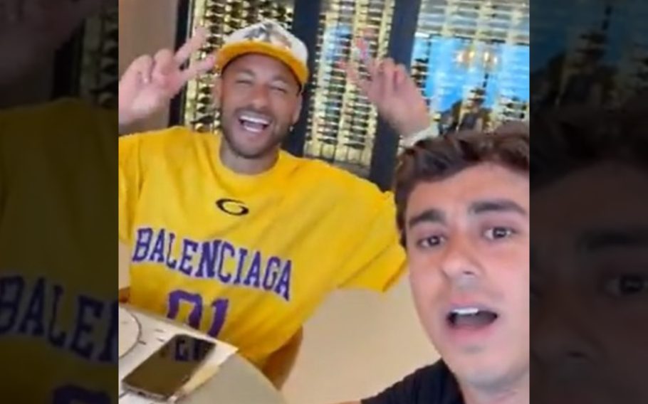 Neymar faz o ‘22’ em vídeo com Nikolas