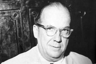 Nos anos 70, Paulo Machado de Carvalho relembrou o início da Rádio Record em entrevista à emissora
