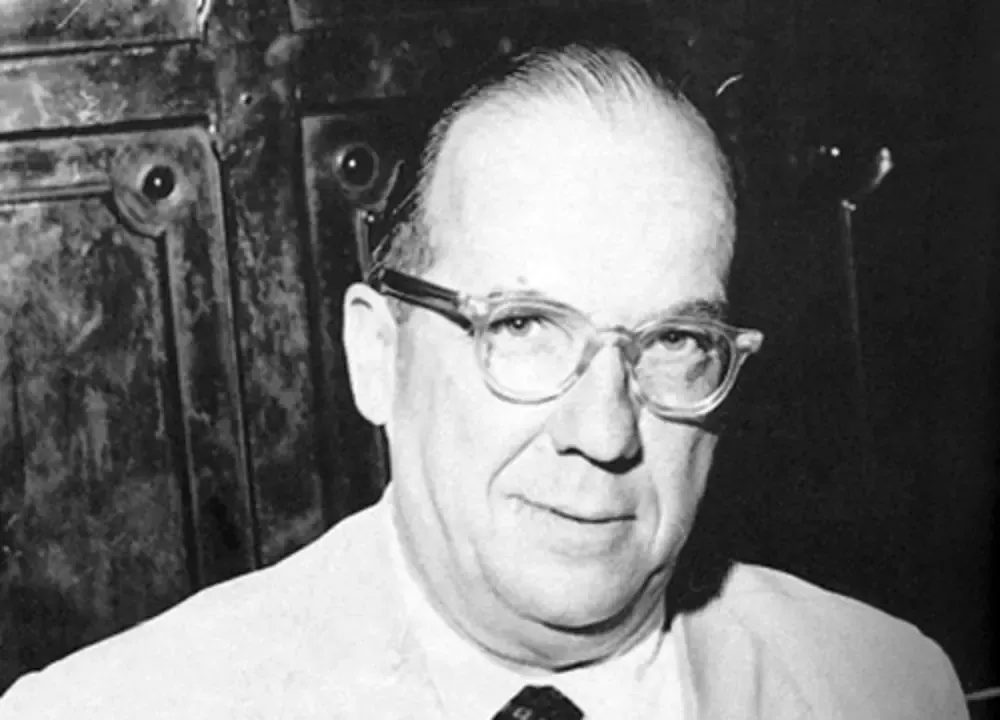 Nos anos 70, Paulo Machado de Carvalho relembrou o início da Rádio Record em entrevista à emissora