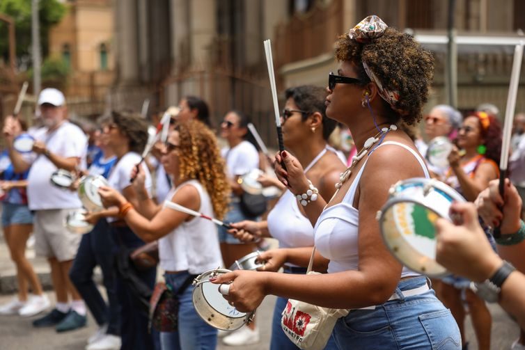 Novembro terá 3 feriados nacionais; saiba as datas