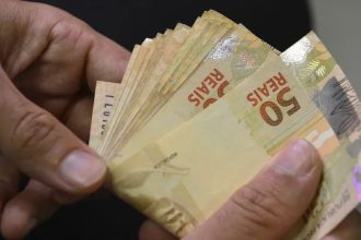 Número de brasileiros superendividados cresce 75% em cinco anos