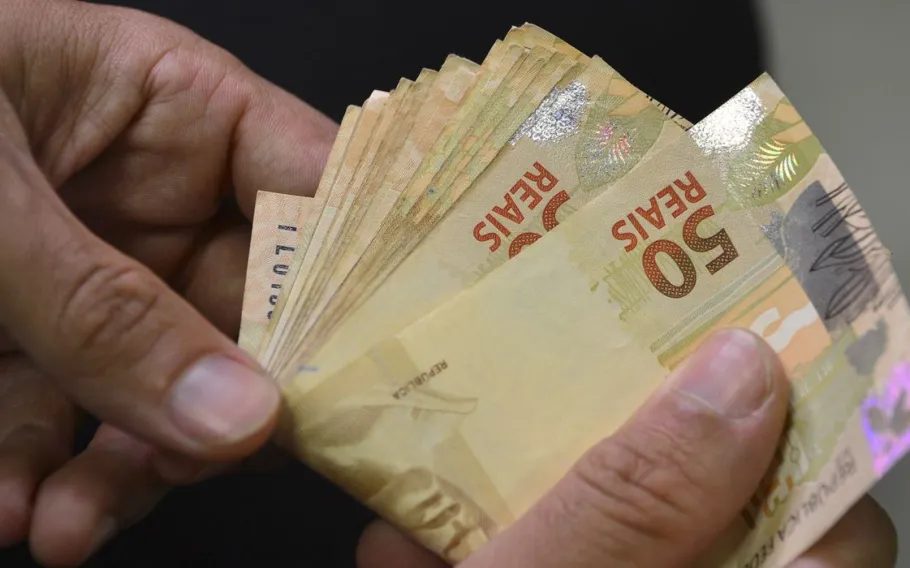 Número de brasileiros superendividados cresce 75% em cinco anos