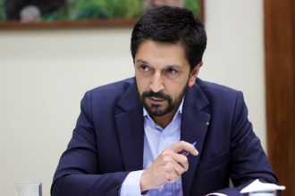 Nunes diz que oferta de ônibus em SP foi 'muito superior' à demanda no dia da eleição; passageiros relatam longas esperas