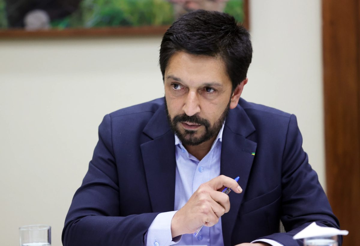 Nunes diz que oferta de ônibus em SP foi 'muito superior' à demanda no dia da eleição; passageiros relatam longas esperas