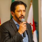 Nunes evita comentar fuga de Flávio e cobra promessas de Lula