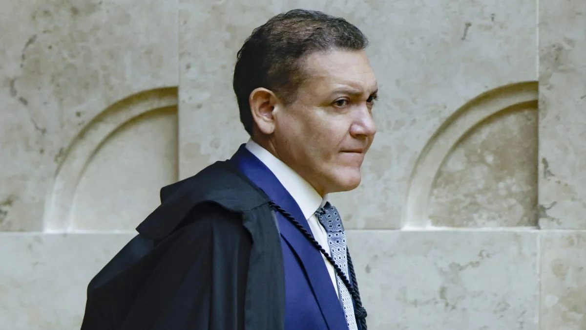 Nunes Marques suspende jornal de sindicato favorável a Lula