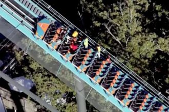 O acidente em montanha-russa do Six Flags que deixou um morto e vários feridos nos Estados Unidos