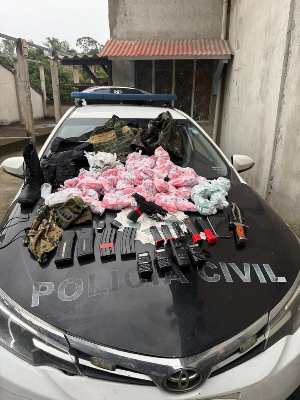 Operação policial prende suspeito de envolvimento na invasão da Vila Brasília, em Volta Redonda