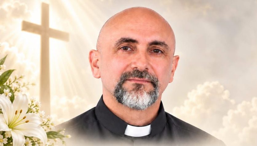 Padre morre após ser atingido por cruz em missa