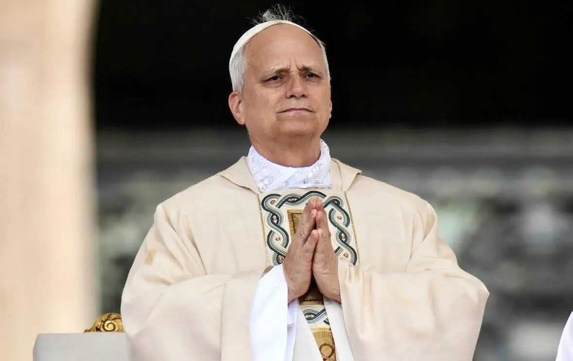 Papa Leão XIV deve ficar internado por uma semana