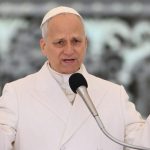 Papa Leão XIV divulga mensagem após cirurgia no pulmão: ‘Rezem por mim’