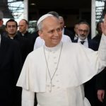 Papa Leão XIV recebe alta 4 dias depois de cirurgia para tratar câncer no pulmão