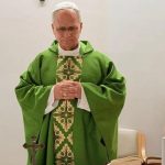 Papa Leão XIV tem ‘melhora constante’ após cirurgia para retirar tumor, diz Vaticano