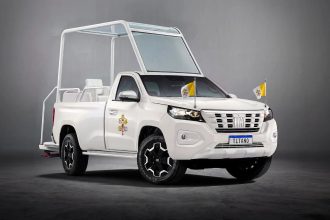 Papa Leão XIV vai usar picape da Fiat em visita ao Uruguai, veja o papamóvel