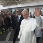 Papa recebe alta do hospital depois de cirurgia para remover câncer no pulmão