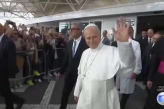 Papa recebe alta do hospital depois de cirurgia para remover câncer no pulmão