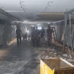 Parte do teto de corredor da Câmara desaba e área é interditada; veja