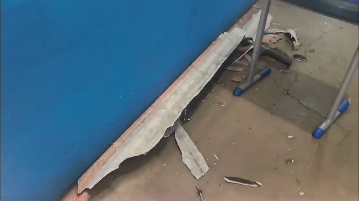 Parte do teto de escola desaba no Paranoá, no DF, e atinge monitora; veja VÍDEO