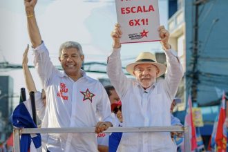 Petista, governador da Bahia amplia transporte gratuito no 2º turno