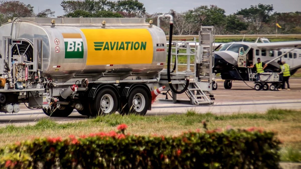 Petrobras inova na produção sustentável de combustível de aviação