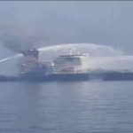 Petroleiro pega fogo no Estreito de Ormuz após atingir mina, diz Irã