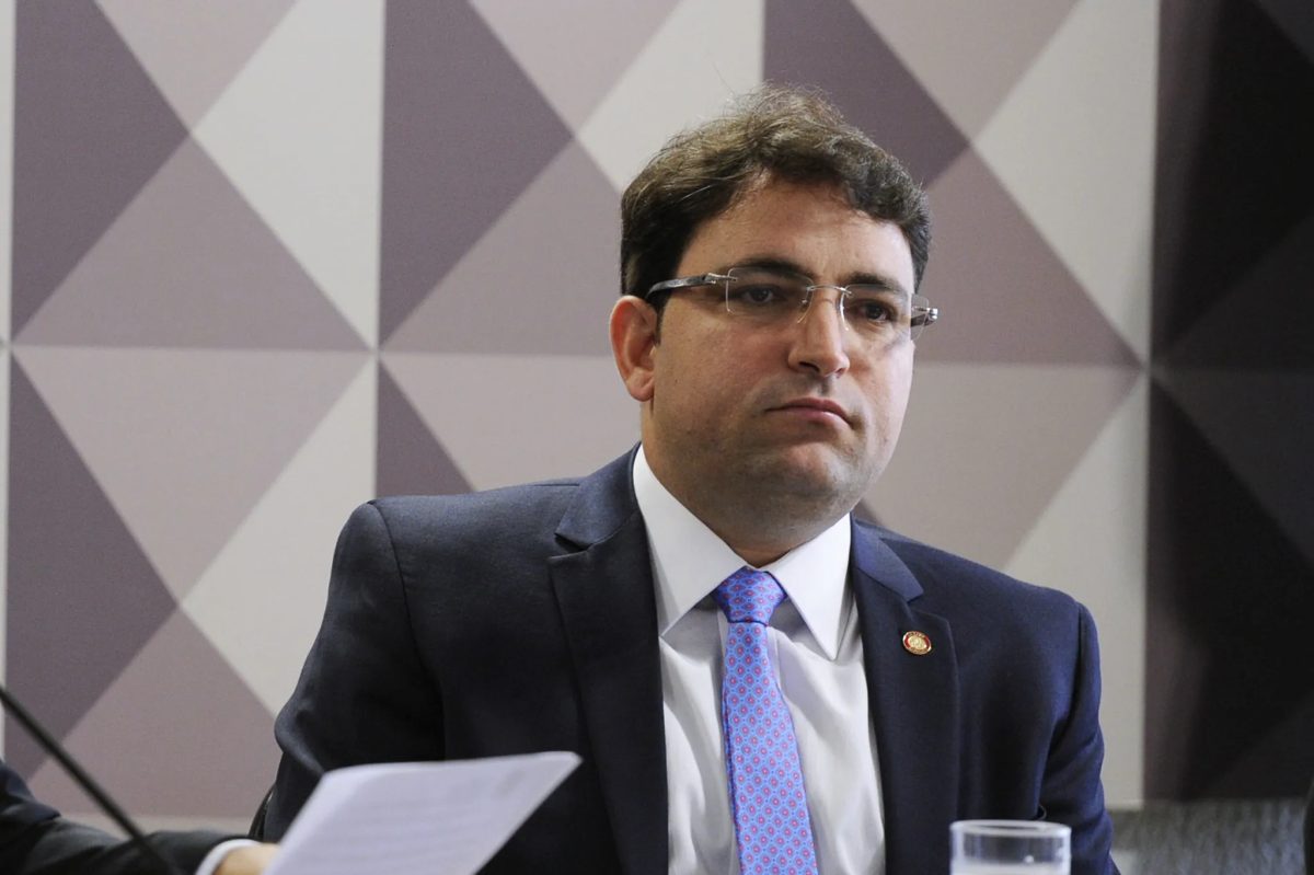 PF diz que encontrou sala secreta com máquina de contar dinheiro no hangar de Willer Tomaz; veja imagens