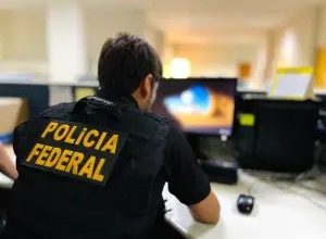 PF pede mais 90 dias para investigar financiamento de filme sobre Bolsonaro