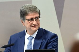 PGR pede que STF suspenda restrições do TSE ao transporte de indígenas para votação