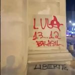 Pichações em apoio a Lula aparecem em Paris e Barcelona
