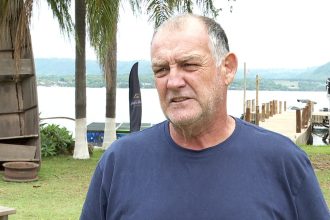 Piloto diz que chalana estava em dia e que agiu rápido antes de naufrágio no Rio Grande: 'Colete em todo mundo'