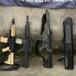 PM apreende 3 fuzis e bazuca usada para derrubar drones no Rio