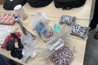 PM da reserva e esposa são presos suspeitos de fabricar remédio para emagrecer derivado da anfetamina em MS