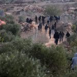 Polícia de Israel prende 10 suspeitos por ataques a jornalista e diplomatas na Cisjordânia