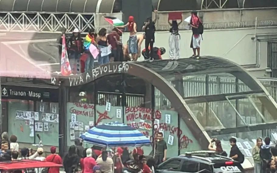 Polícia usa Muralha Paulista para identificar vândalos em ato pró-Lula