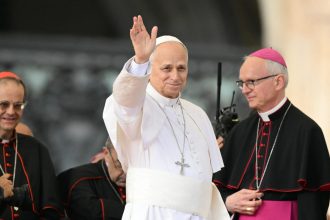 Por que alguns cânceres de pulmão precisam de tratamento adicional depois da cirurgia e outros não, como o do Papa