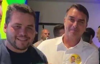 Prefeito de Santo André (SP) anuncia apoio a Flávio
