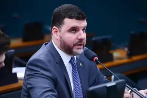 Presidente da bancada do agro promete fiscalizar Lula