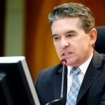 Presidente do TCE de Mato Grosso sacou R$ 15 milhões na boca do caixa, diz PF