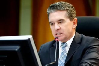 Presidente do TCE de Mato Grosso sacou R$ 15 milhões na boca do caixa, diz PF