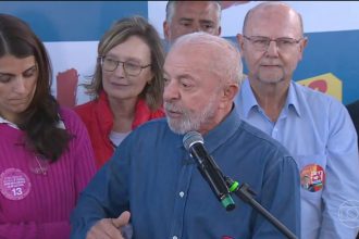 Presidente Lula, candidato à reeleição pelo PT, faz campanha no Rio Grande do Sul