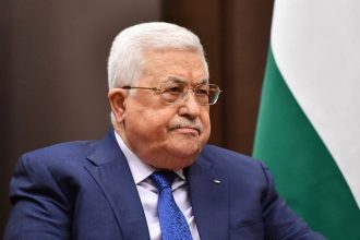 Presidente palestino adia eleições para setembro de 2027
