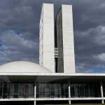 Presidente pode assinar tratados internacionais sozinho?